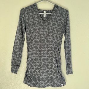 Soybu hooded top w/long sleeves GUC